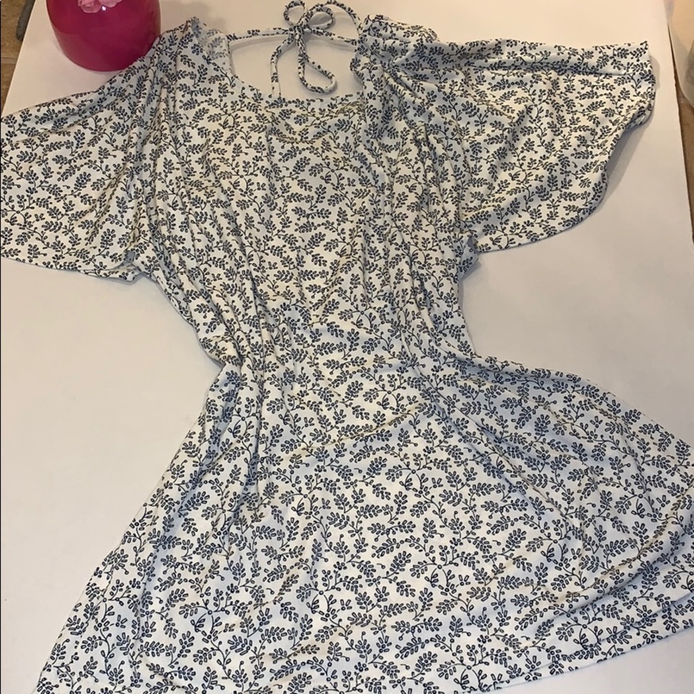 🔵⚪️🔵Ann Taylor Blouse